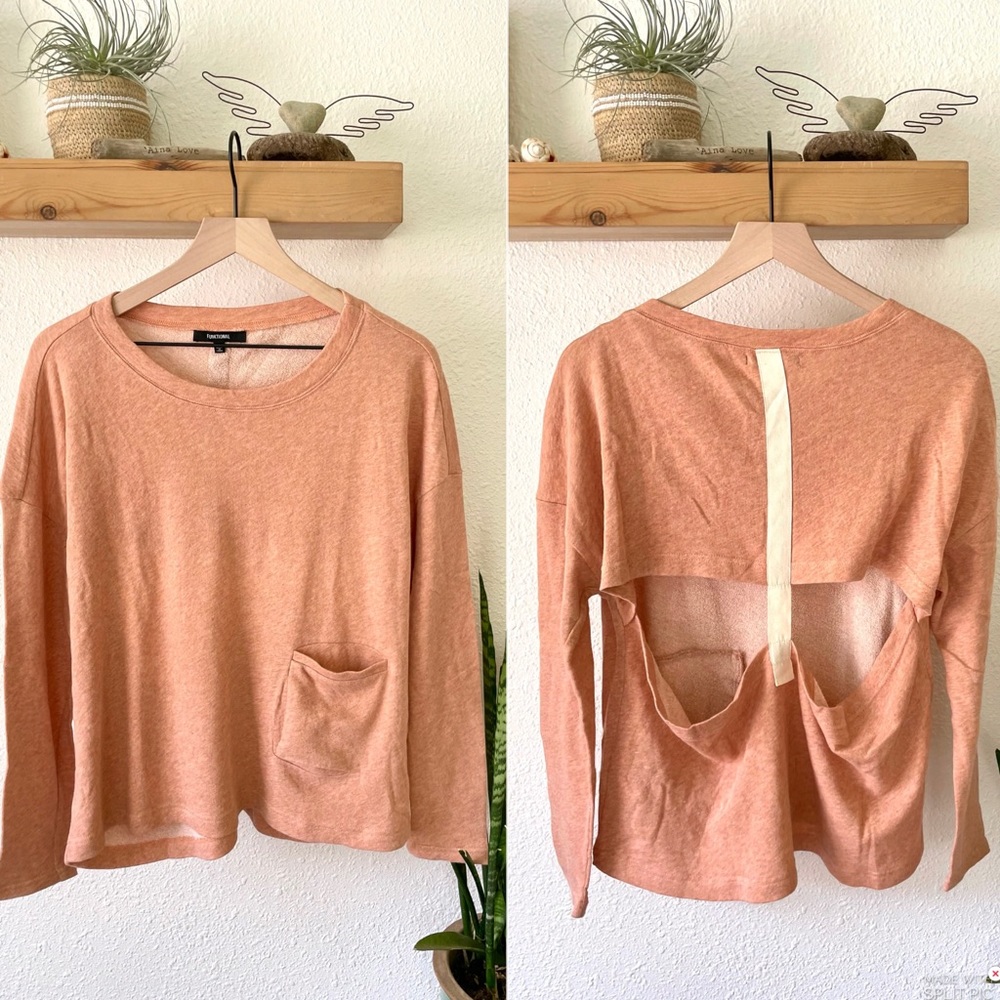 Funktional peach colored oversized top
